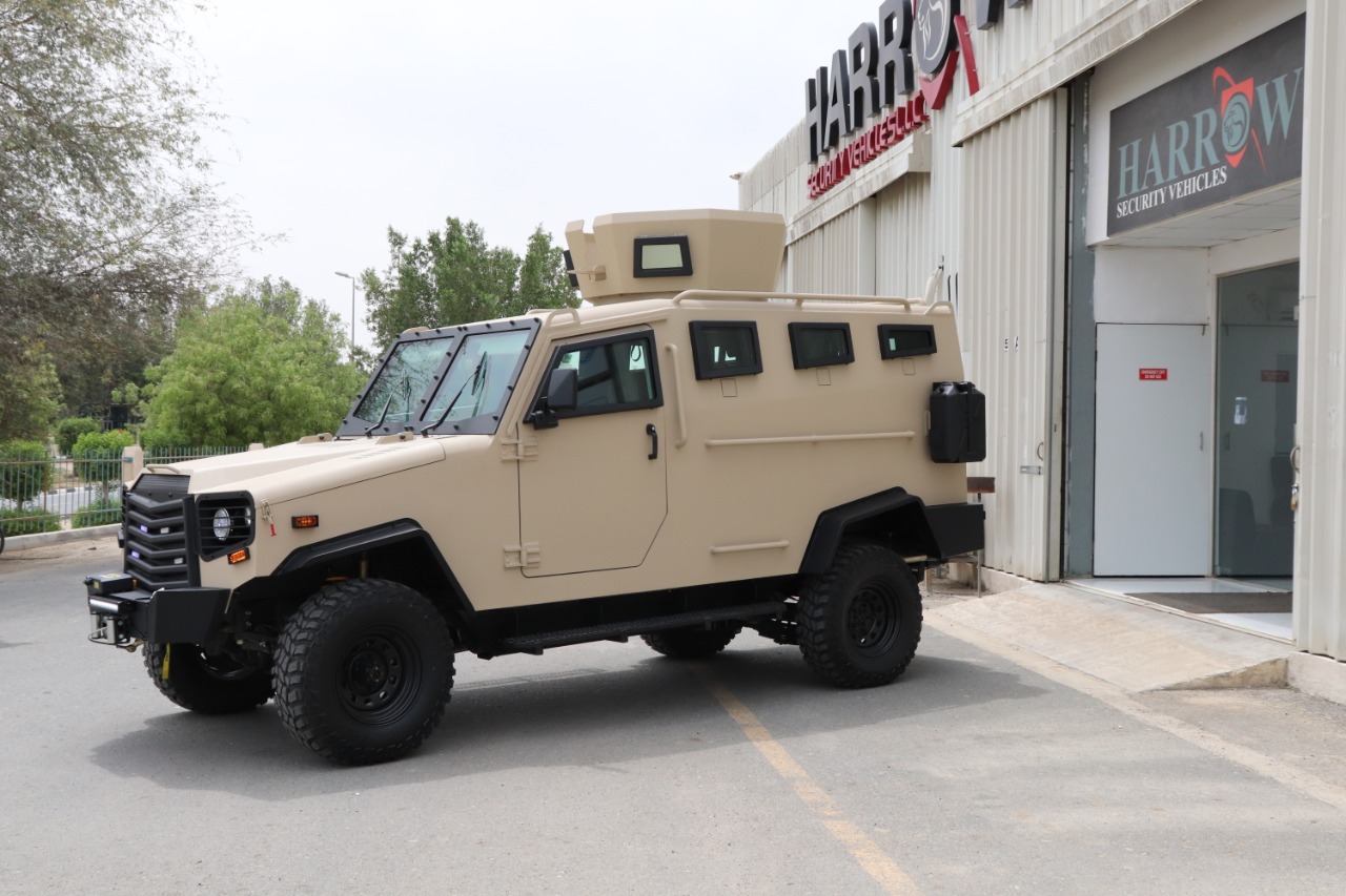 amored personnel carrier land cruiser 79 tygra (1)