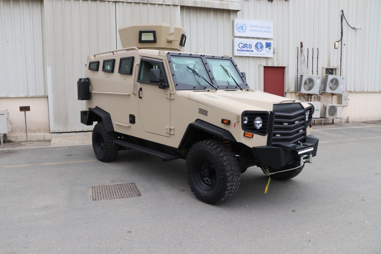 amored personnel carrier land cruiser 79 tygra (1)